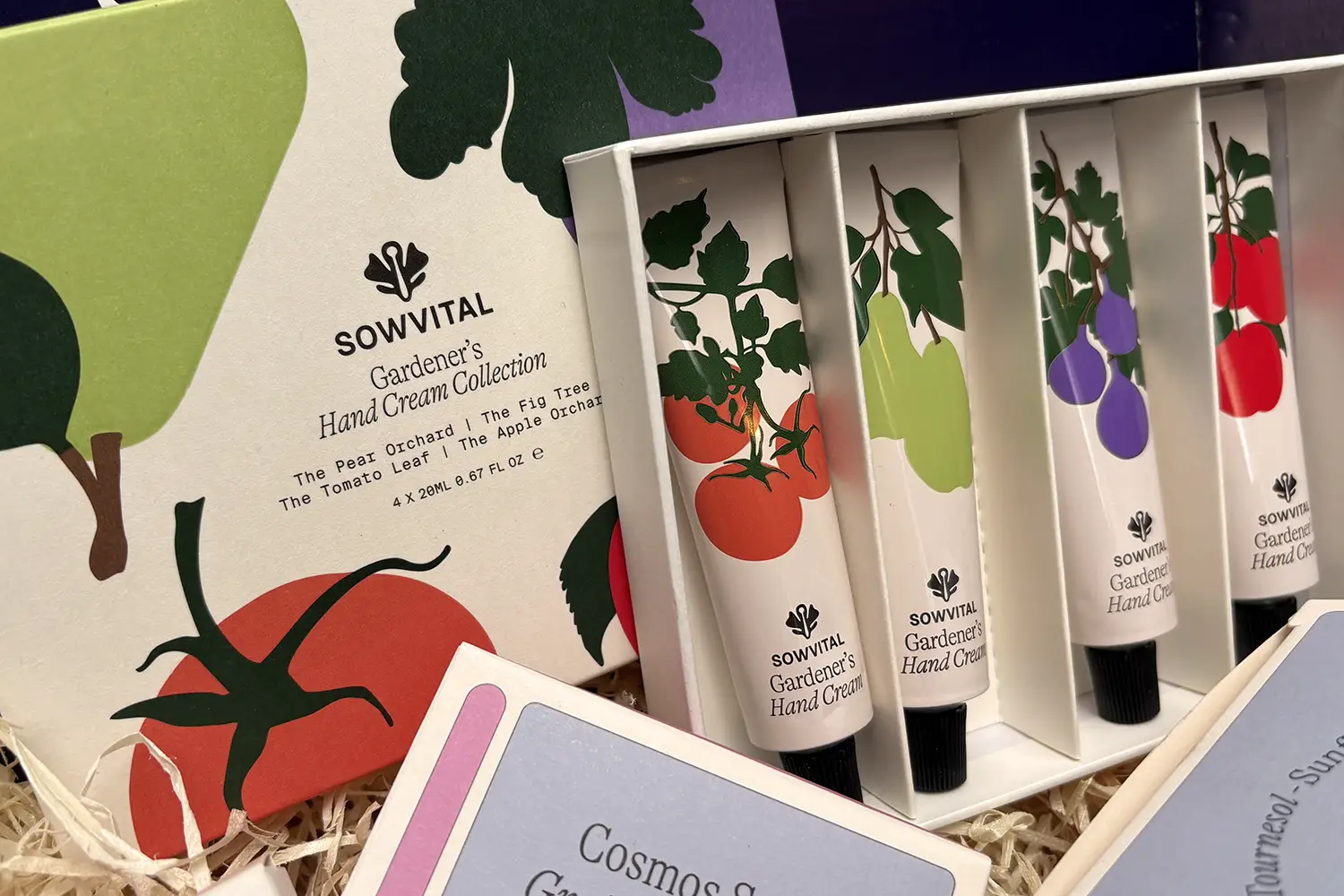 A Moment in the Garden Gift Box - Image 3